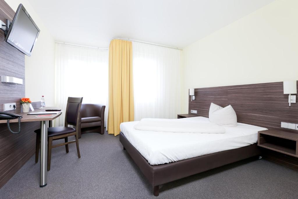 Hotel Weissach Am Neuenbuehl Room photo