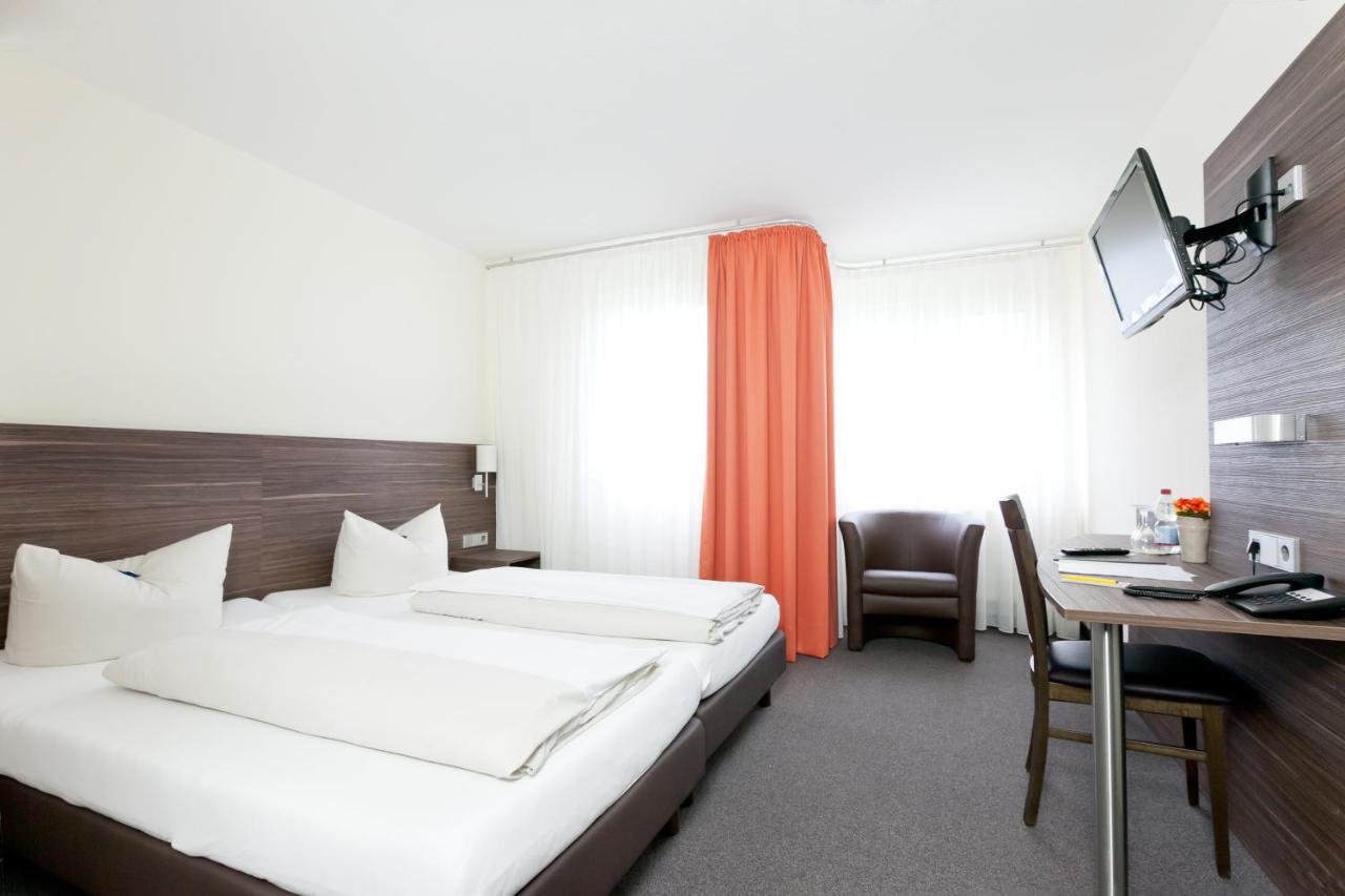 Hotel Weissach Am Neuenbuehl Room photo