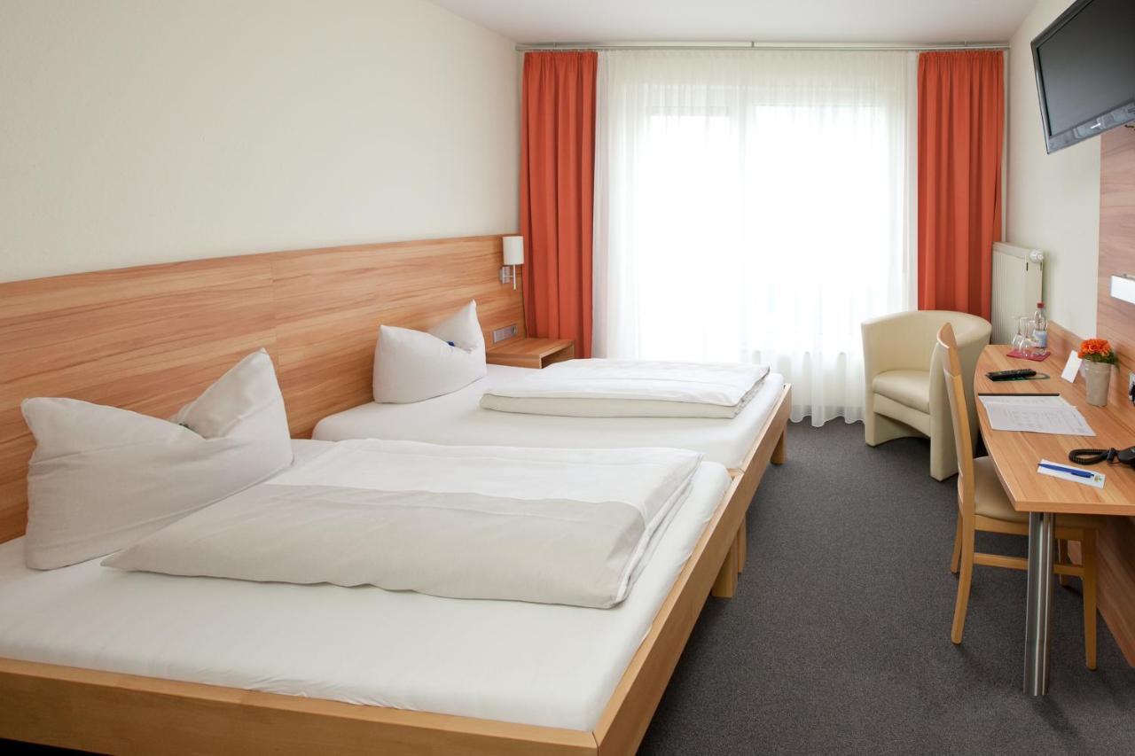 Hotel Weissach Am Neuenbuehl Room photo